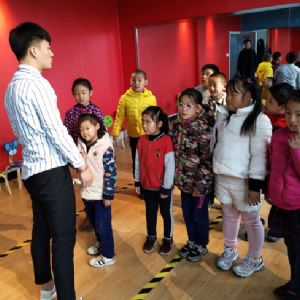 少兒模特授課現場(chǎng)
